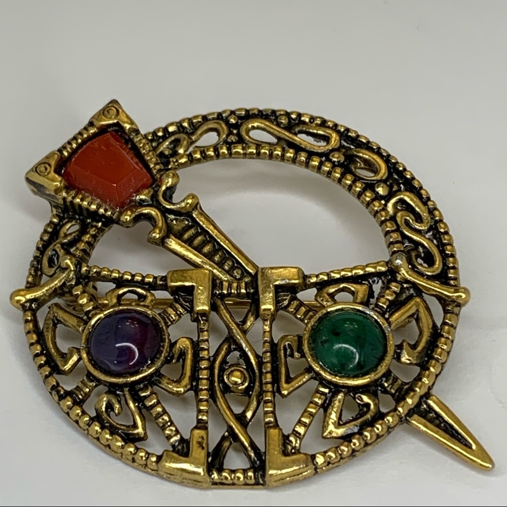 Sol d’or of Ireland Antiqued Gold Celtic Brooch